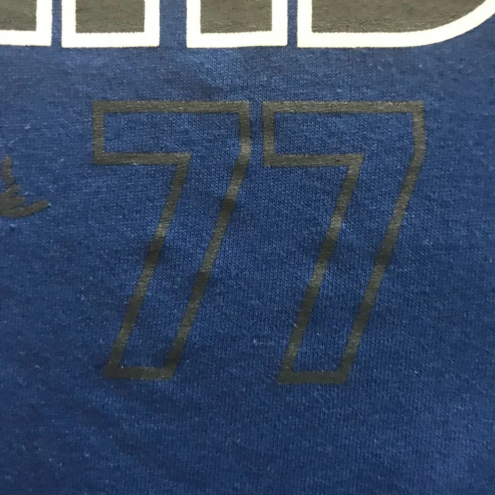 NWT Luka Doncic 77 Dallas Mavericks T-Shirt Mens Medium Blue Facsimile Autograph